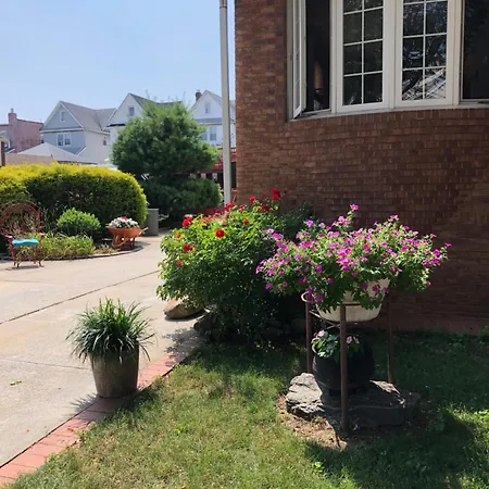 Bed and Breakfast Private Unit With Own Entrance To Share